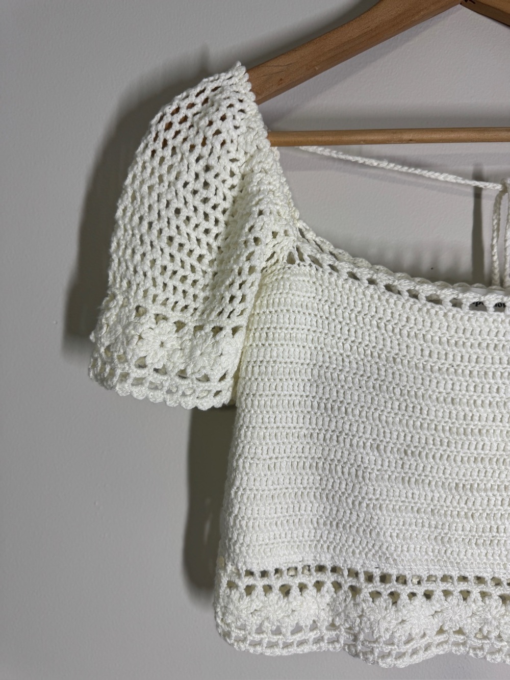 Revolve Superdown Imani Crochet Crop Top Off-White Knit Short Sleeve Sz. S - Picture 3 of 8